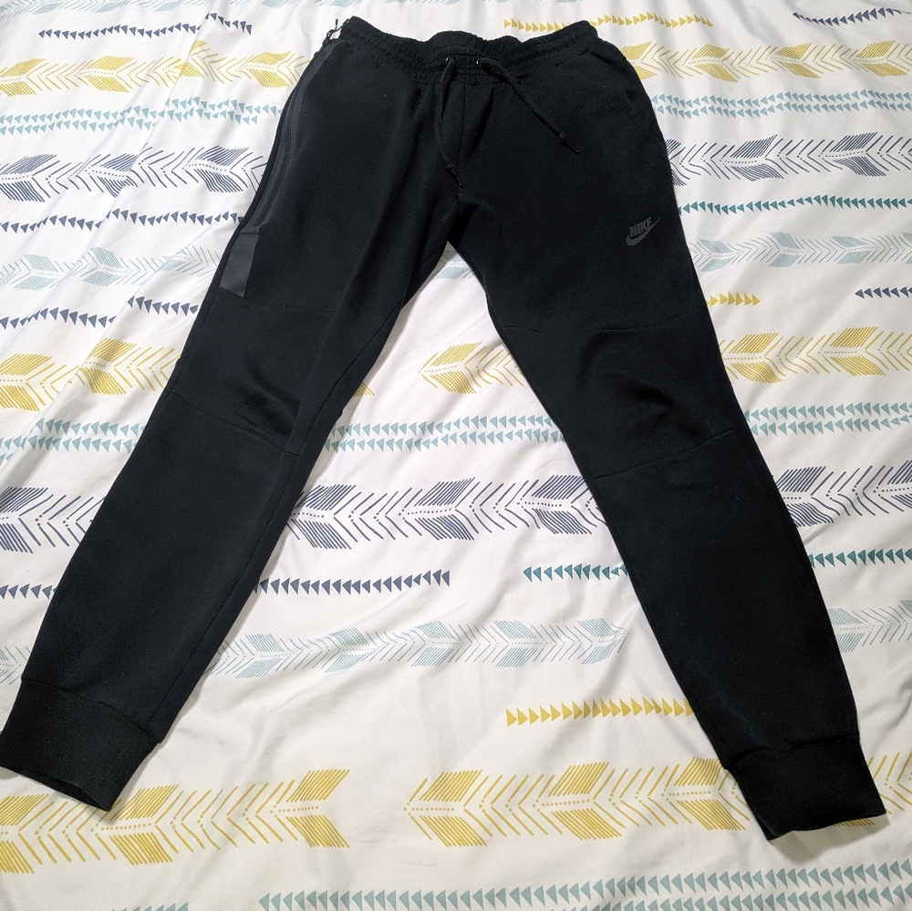 Nike tech fleece pants